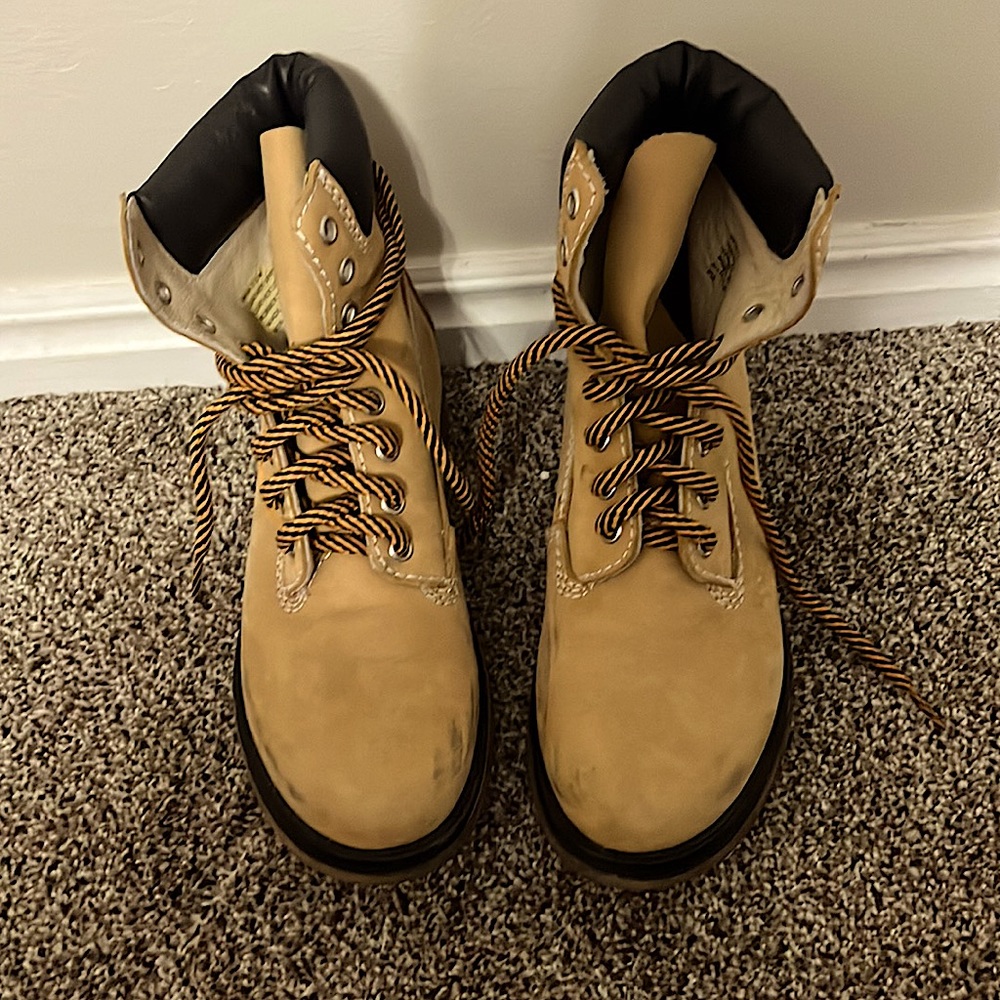Steve Madden lumberjack style boots!